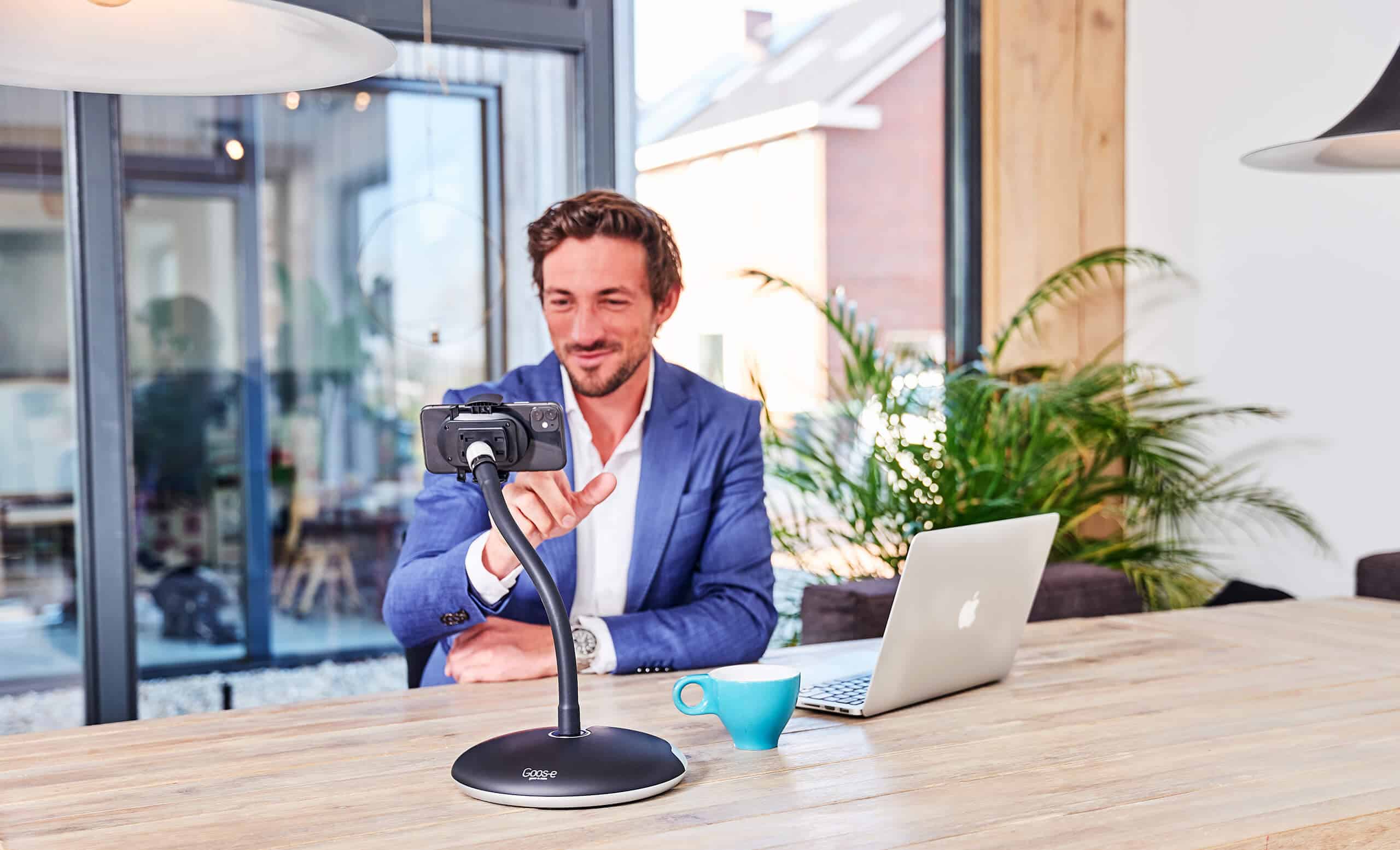 telefoonhouder-bureau-man