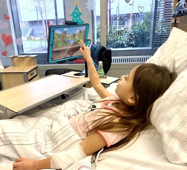 iPad-houder-nachtkastje-Kinderkliniek-Essen-GOOS-E