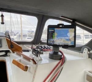 Tablet-Halterung-Boot-iPad-am-Sprayhood-Spritzkap-GOOS-E®