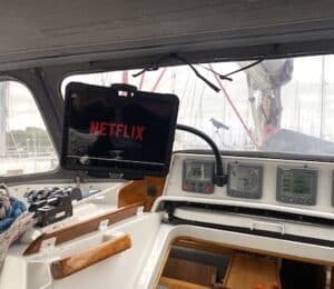 iPad-Halter-Boot-Wand-Netflix-GOOS-E®.