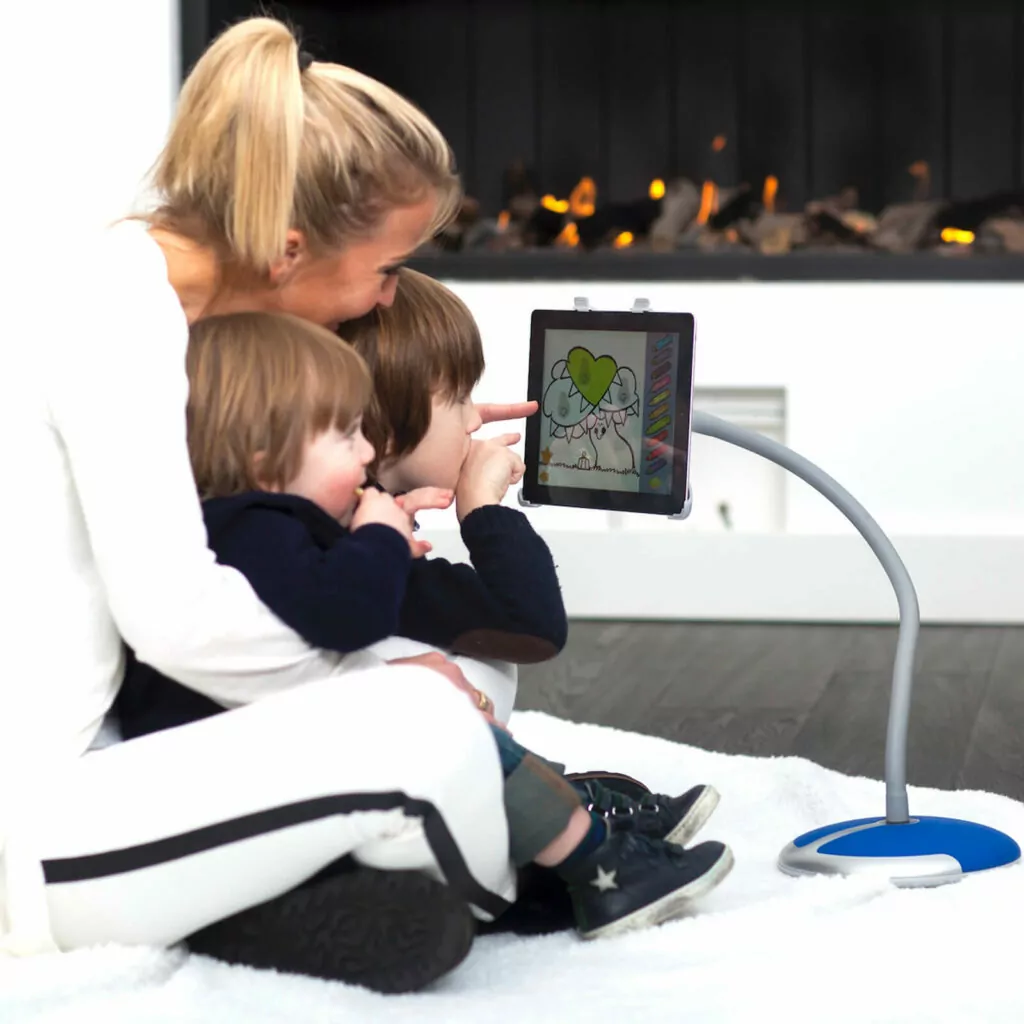 ergonomisch iPad of tablet kijken met kinderen