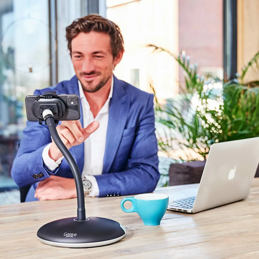 Zoom Skype Videokonferenz mit Handyhalter GOOS-E